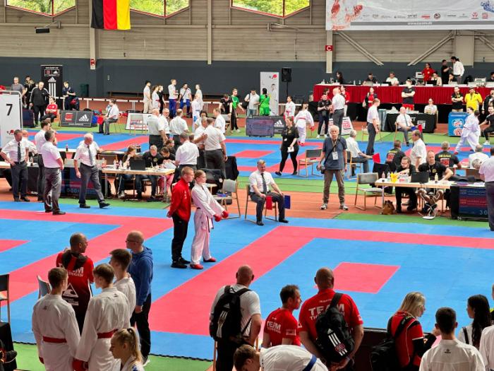 0c03d235-112a-45d2-a680-75fac3e05efe 0c03d235-112a-45d2-a680-75fac3e05efe