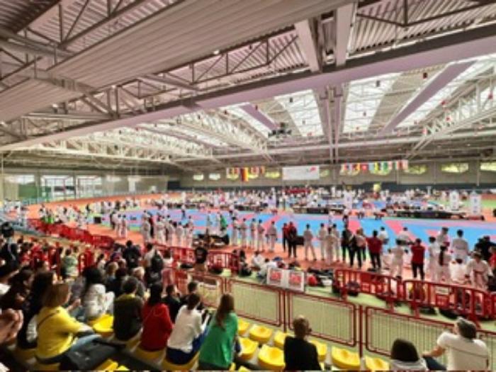 4baf53a2-312e-4547-83e7-31ffdda9ac6f 4baf53a2-312e-4547-83e7-31ffdda9ac6f