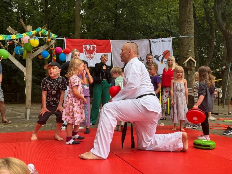 f4ad1c2d-d165-42d3-ba33-68403a818cd4